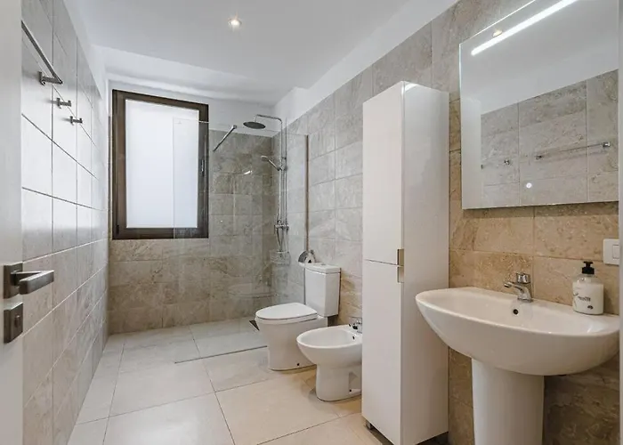 Riviera De 4 Con Piscina. Villa Costa Adeje (Tenerife)