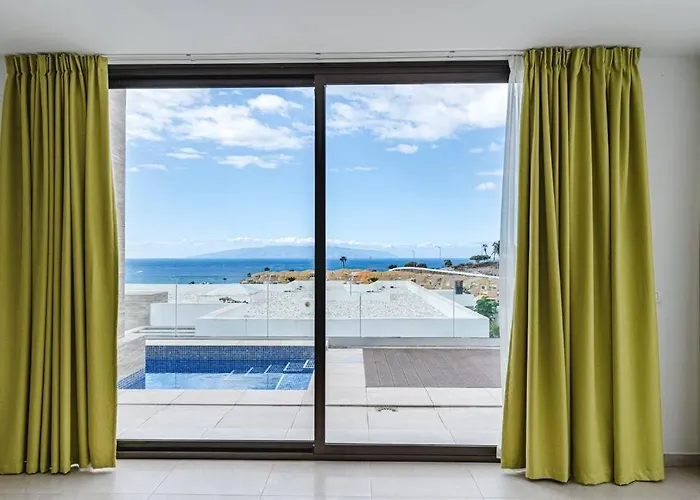 Villa Riviera De 4 Con Piscina. Costa Adeje (Tenerife)