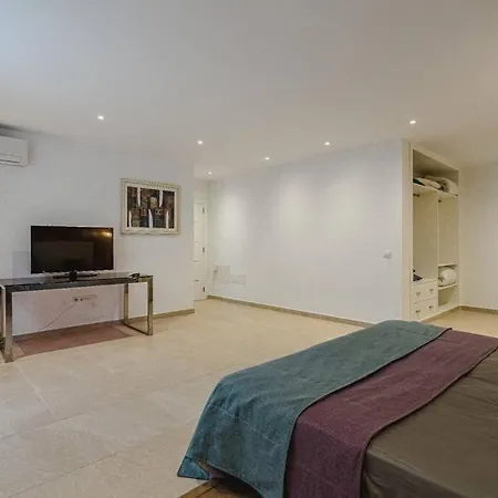 Riviera De 4 Con Piscina. * アデヘ