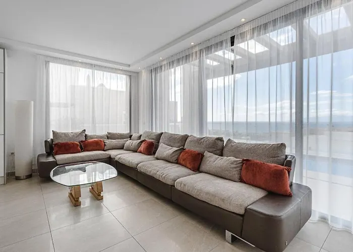 Riviera De 4 Con Piscina. *